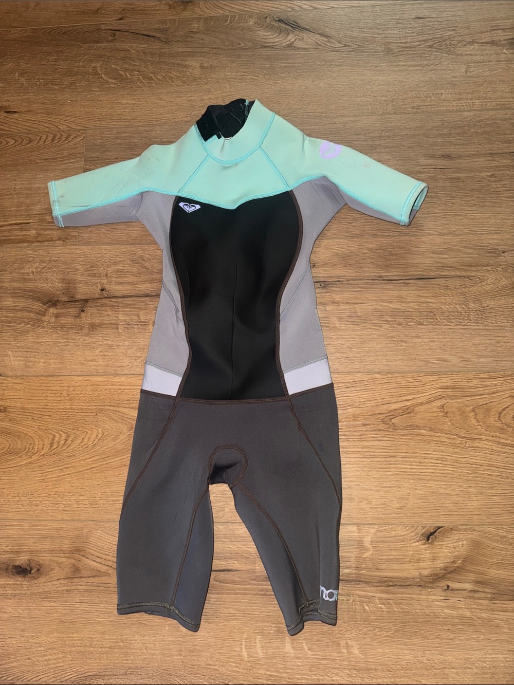 Roxy Girls' Short Sleeve Rashguard Wetsuit - Mint, Black, Gray
